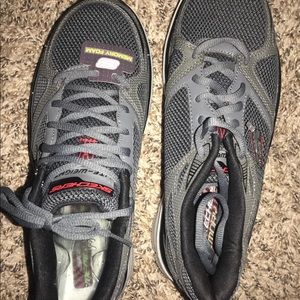 Brand new Men’s Skechers memory foam size 7.5